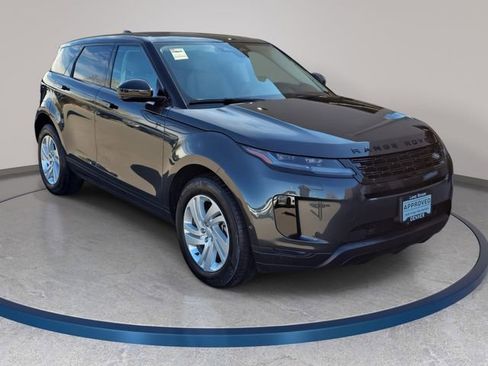 Used 2025 Land Rover Range Rover Evoque S image 4