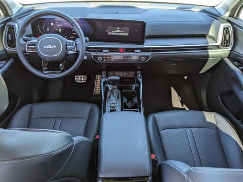 Certified 2025 Kia Sorento SX image 17