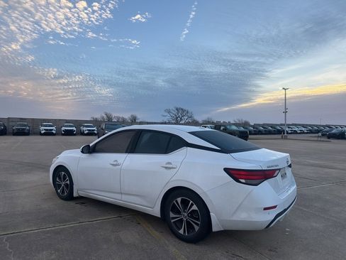 Certified 2022 Nissan Sentra SV image 17