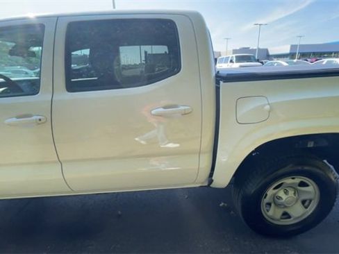 Used 2020 Toyota Tacoma SR image 6