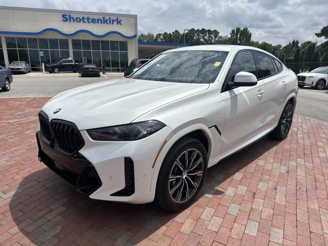 Used 2026 BMW X6 xDrive40i AWD/4WD image 32