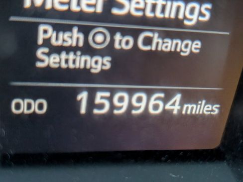 Used 2018 Toyota RAV4 LE image 20