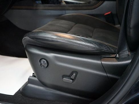 Used 2023 Dodge Durango R/T w/ Hemi Orange Plus Package image 32