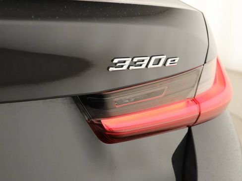 Used 2023 BMW 330e w/ Driving Assistance Package RWD image 33