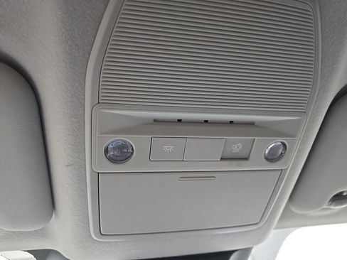 Used 2025 Nissan Kicks SR image 39