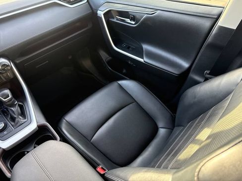 Used 2020 Toyota RAV4 Limited AWD/4WD image 16
