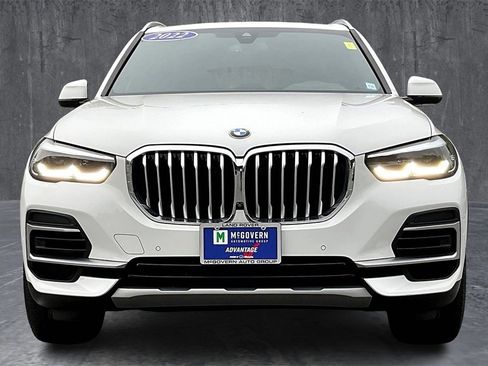 Used 2022 BMW X5 xDrive40i w/ Parking Assistance Package image 2