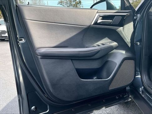 Used 2024 Mitsubishi Outlander SE image 18