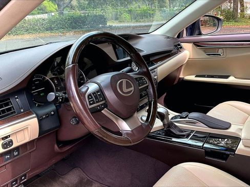 Used 2016 Lexus ES 300h w/ Navigation System Package FWD image 14