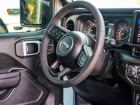 Used 2026 Jeep Wrangler Unlimited Sport AWD/4WD image 11