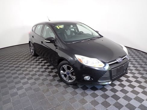 Used 2014 Ford Focus SE w/ SE Sport Package FWD image 8