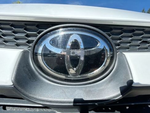 Used 2024 Toyota Corolla LE FWD image 28