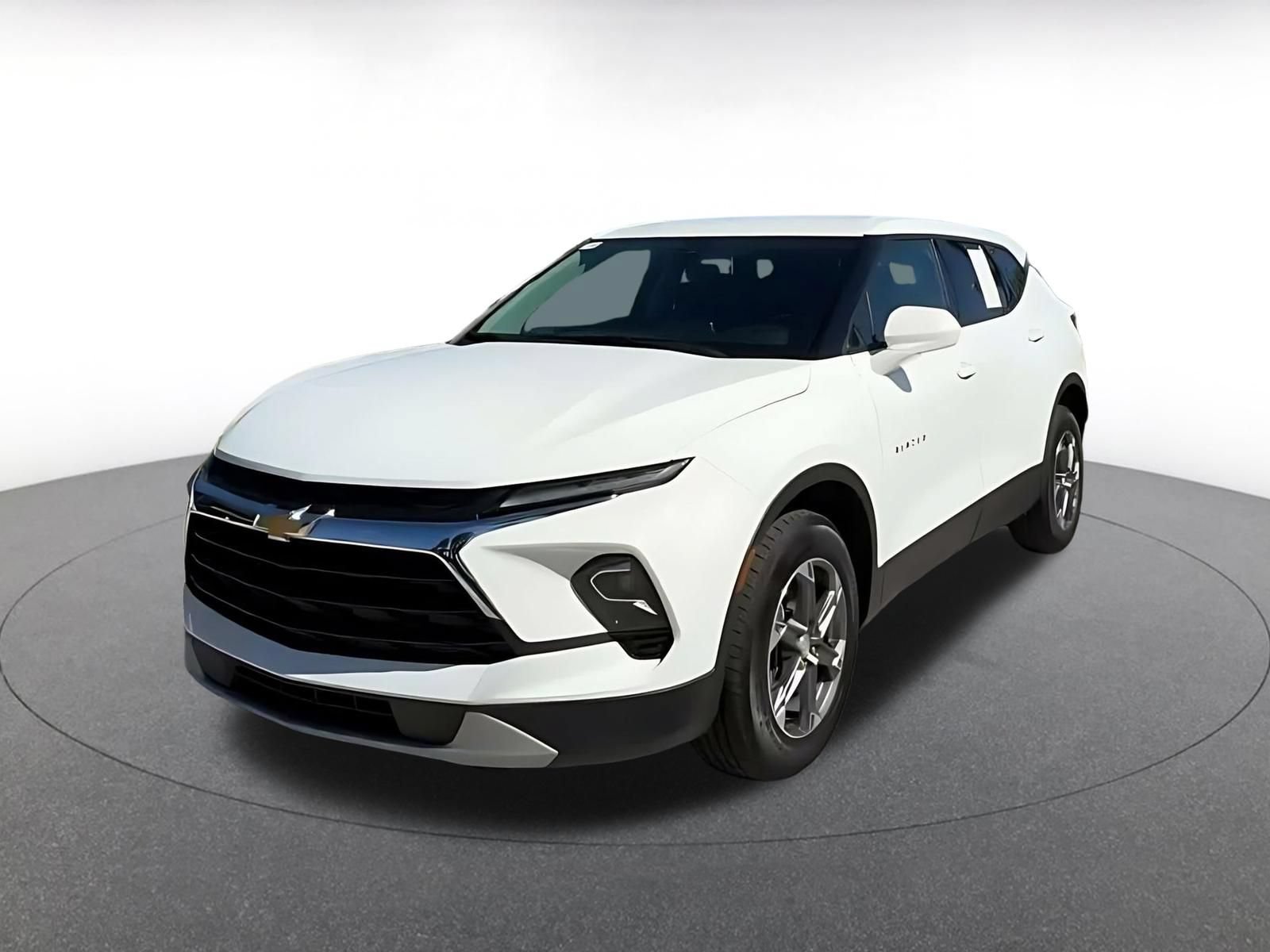 Used 2026 Chevrolet Blazer LT FWD image 6
