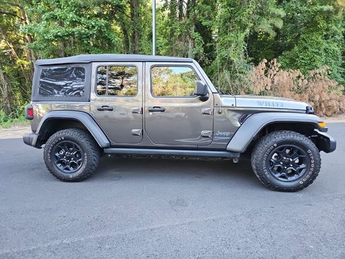 Used 2023 Jeep Wrangler Unlimited w/ Cold Weather Group AWD/4WD image 4