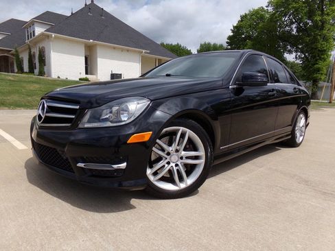 Used 2014 Mercedes-Benz C 300 4MATIC Sedan image 11