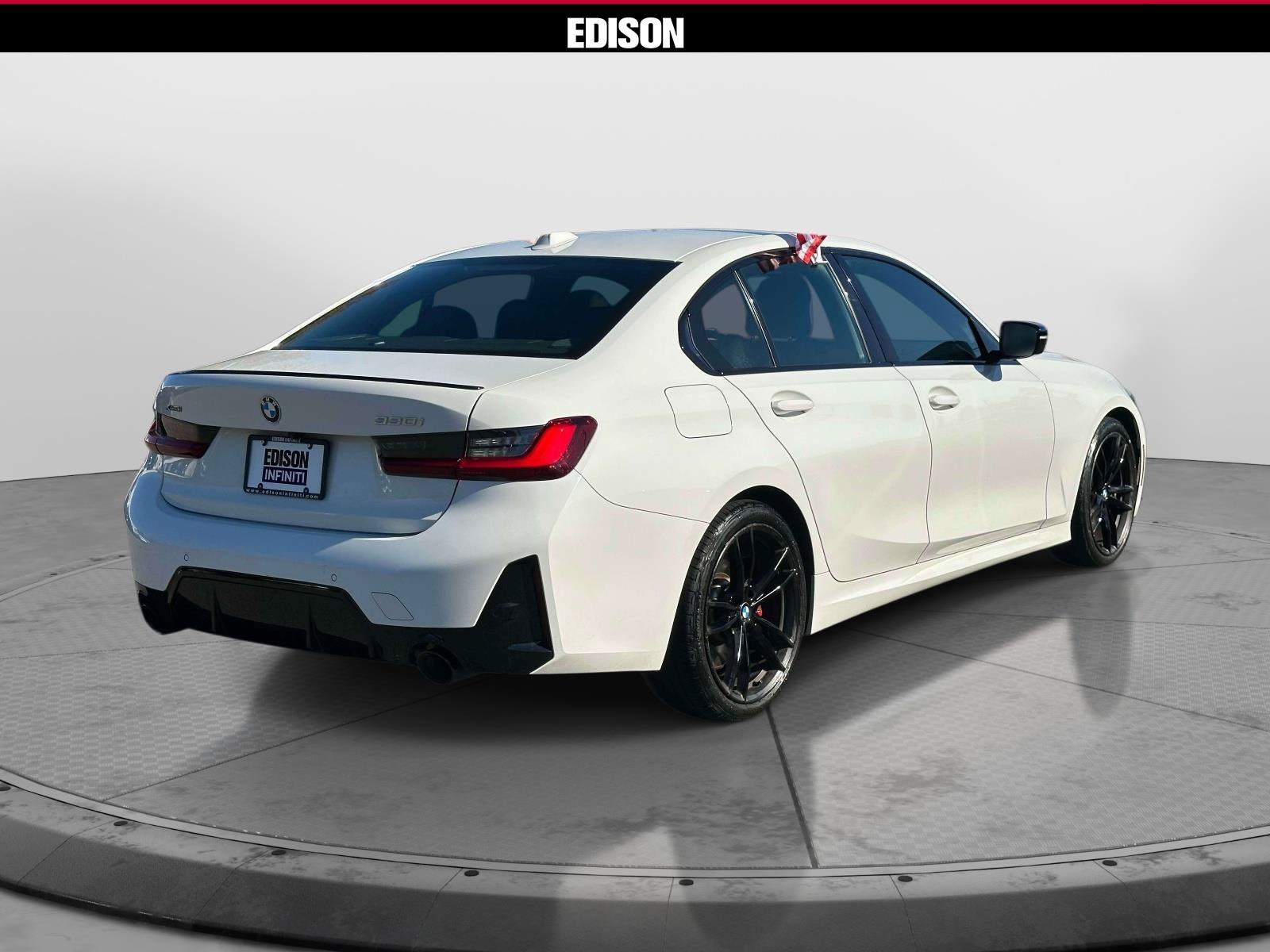Used 2023 BMW 330i xDrive Sedan AWD/4WD image 4
