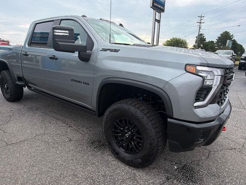 New 2026 Chevrolet Silverado 2500 ZR2 w/ LPO, Dark Essentials Package AWD/4WD image 7