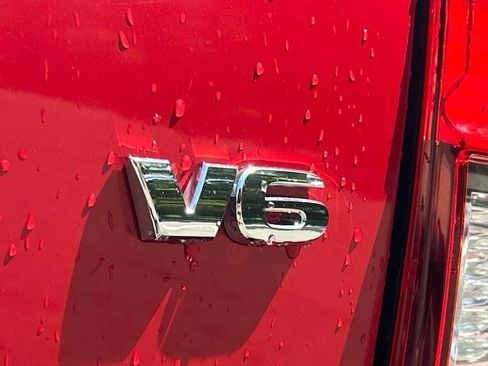Used 2019 Toyota Tacoma TRD Sport AWD/4WD image 16