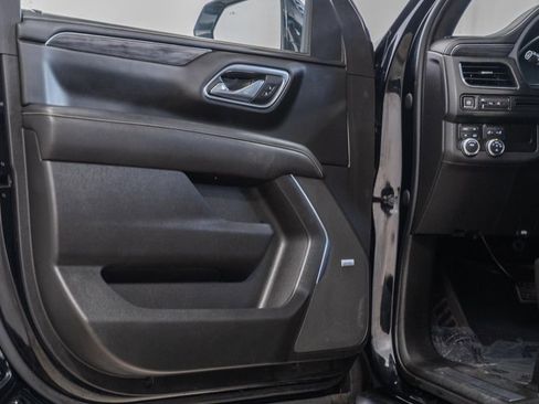 Used 2023 GMC Yukon SLT image 45