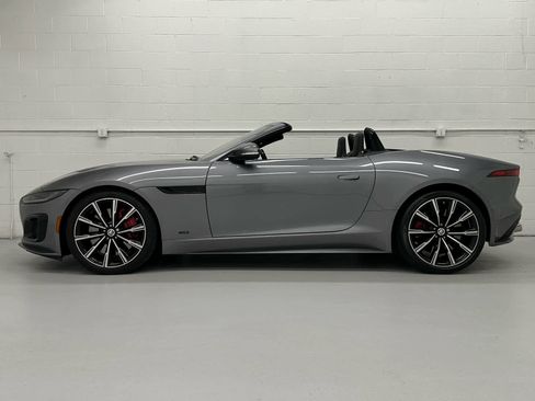 Used 2024 Jaguar F-TYPE R image 3