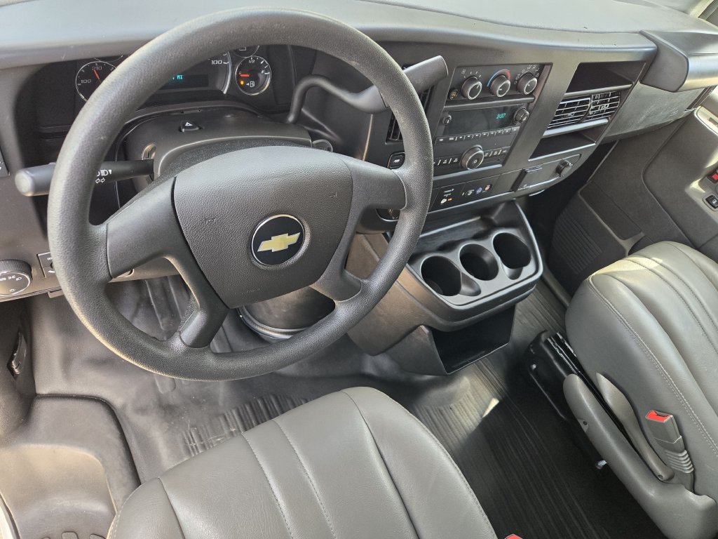 Used 2024 Chevrolet Express 3500 Extended RWD image 27