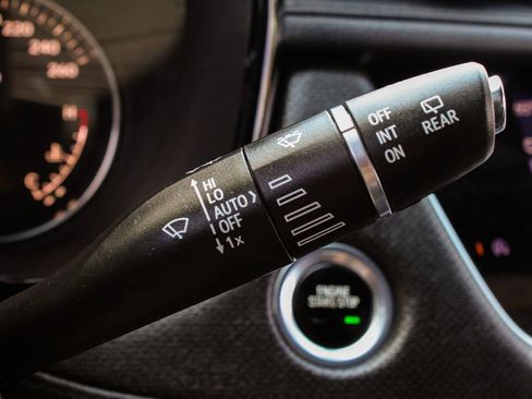 Used 2021 Cadillac XT5 Premium Luxury image 30