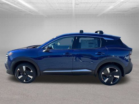 New 2026 Nissan Kicks SR w/ Cold Weather Package AWD/4WD image 3