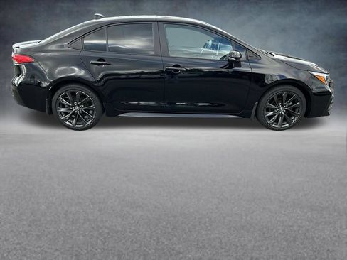 Used 2025 Toyota Corolla SE w/ SE Premium Package FWD image 7