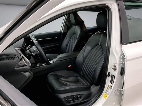 Used 2022 Toyota Camry SE w/ Convenience Package FWD image 21