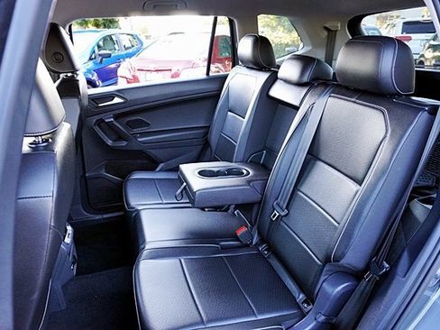 Used 2021 Volkswagen Tiguan SE image 16