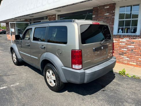 Used 2007 Dodge Nitro SXT RWD image 3