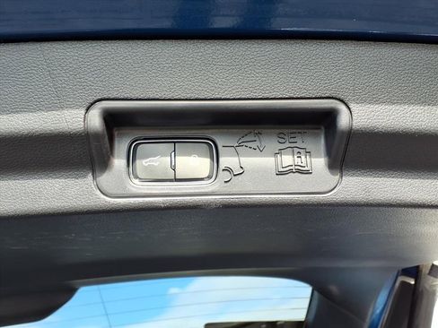 Used 2021 Ford Explorer XLT image 26