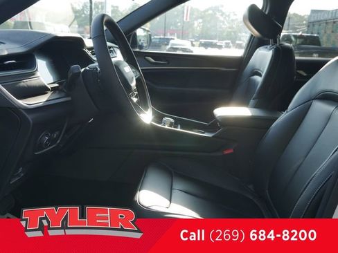 New 2025 Jeep Grand Cherokee Limited w/ Black Appearance Package AWD/4WD image 35