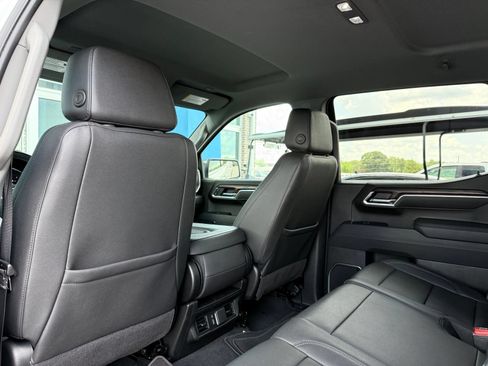 Used 2025 GMC Sierra 1500 SLT AWD/4WD image 27