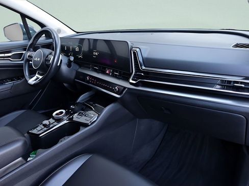 Used 2023 Kia Sportage EX image 16