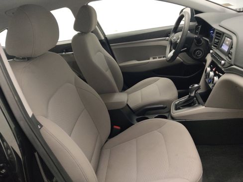 Used 2019 Hyundai Elantra SE image 21