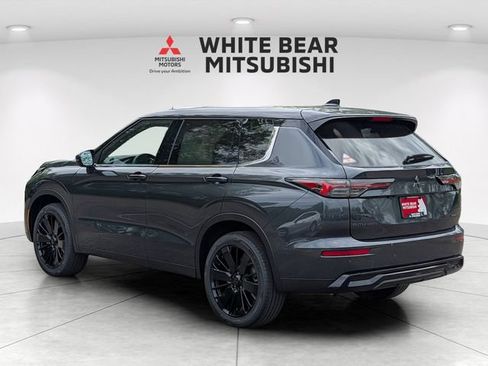New 2026 Mitsubishi Outlander LE AWD/4WD image 2
