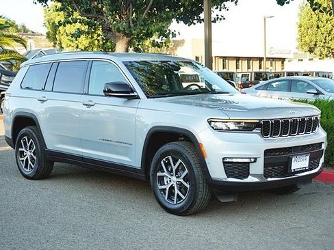 New 2023 Jeep Grand Cherokee L Limited w/ Luxury Tech Group II image 6