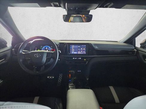 Used 2025 Toyota Camry SE w/ Convenience Package FWD image 16