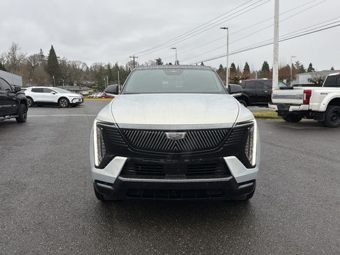 Used 2025 Cadillac Escalade IQ Sport 2 w/ LPO, ONYX Package image 8