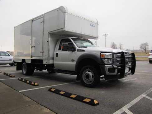 Used 2015 Ford F550 2WD Regular Cab Super Duty image 4