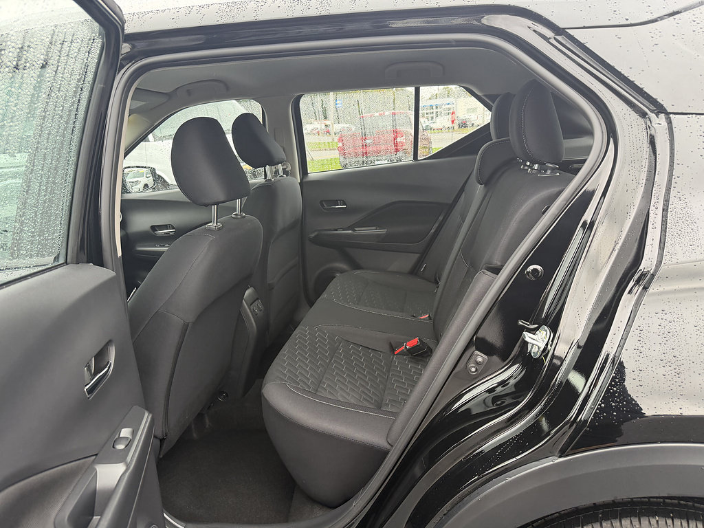 Used 2024 Nissan Kicks SV FWD image 11