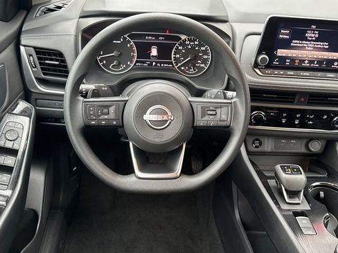 Used 2024 Nissan Rogue S image 15
