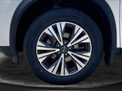 Certified 2023 Nissan Rogue SV AWD/4WD image 9
