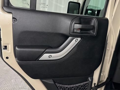 Used 2018 Jeep Wrangler Unlimited Sahara w/ Dual Top Group AWD/4WD image 20