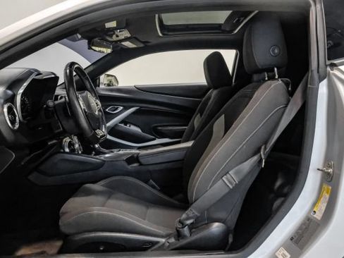 Used 2018 Chevrolet Camaro SS RWD image 5