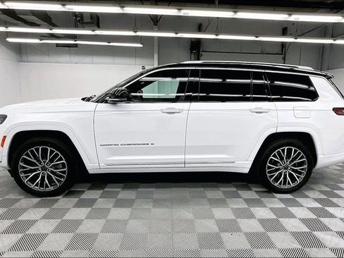 Used 2023 Jeep Grand Cherokee L Summit AWD/4WD image 14