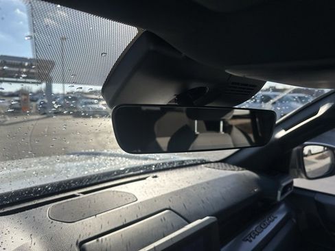 Used 2025 Toyota Tacoma TRD Off-Road image 16