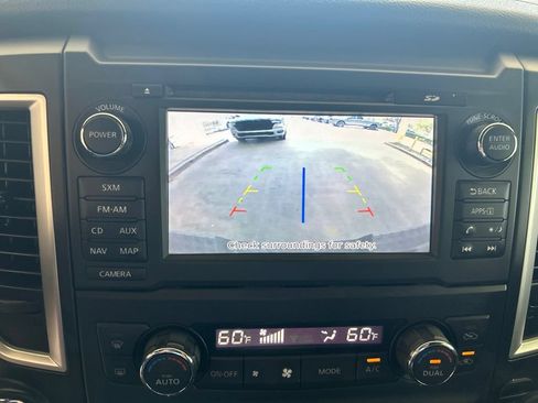 Used 2018 Nissan Titan SV w/ SV Convenience Package AWD/4WD image 10