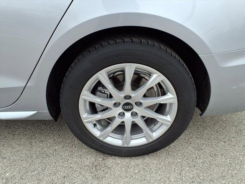 Used 2023 Audi A4 2.0T Premium w/ Convenience Package image 6